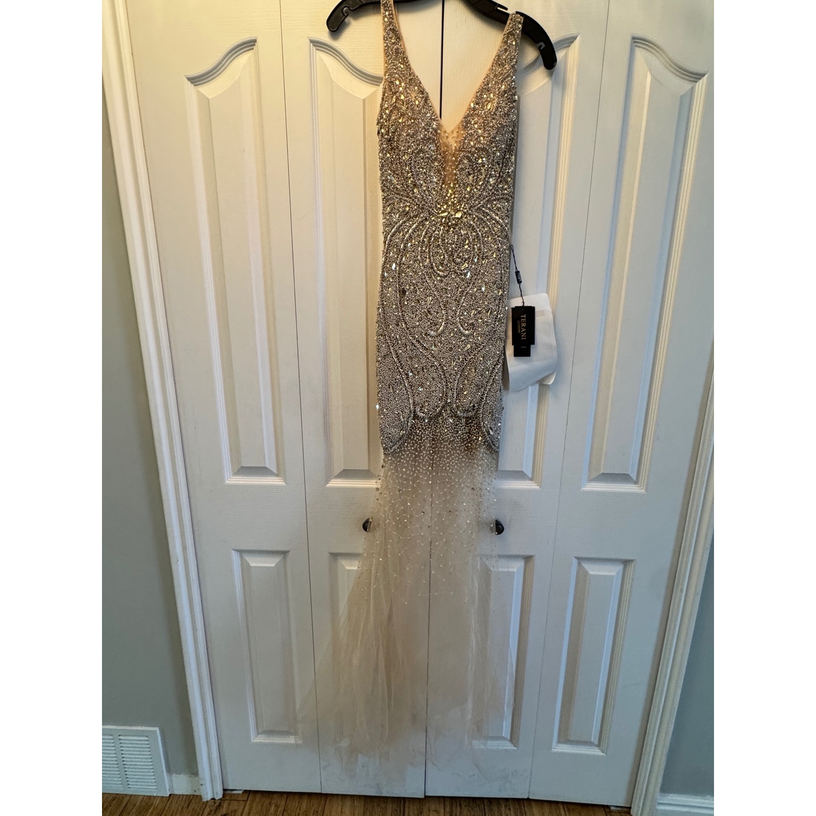 Terani Couture Nude Beaded Rhinestone Mermaid Gown Gl3904 Womens 2 New Dress
